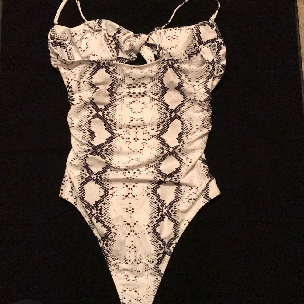 Monokini White Snakeskin open front swimsuit HOT - Picture 4 of 7
